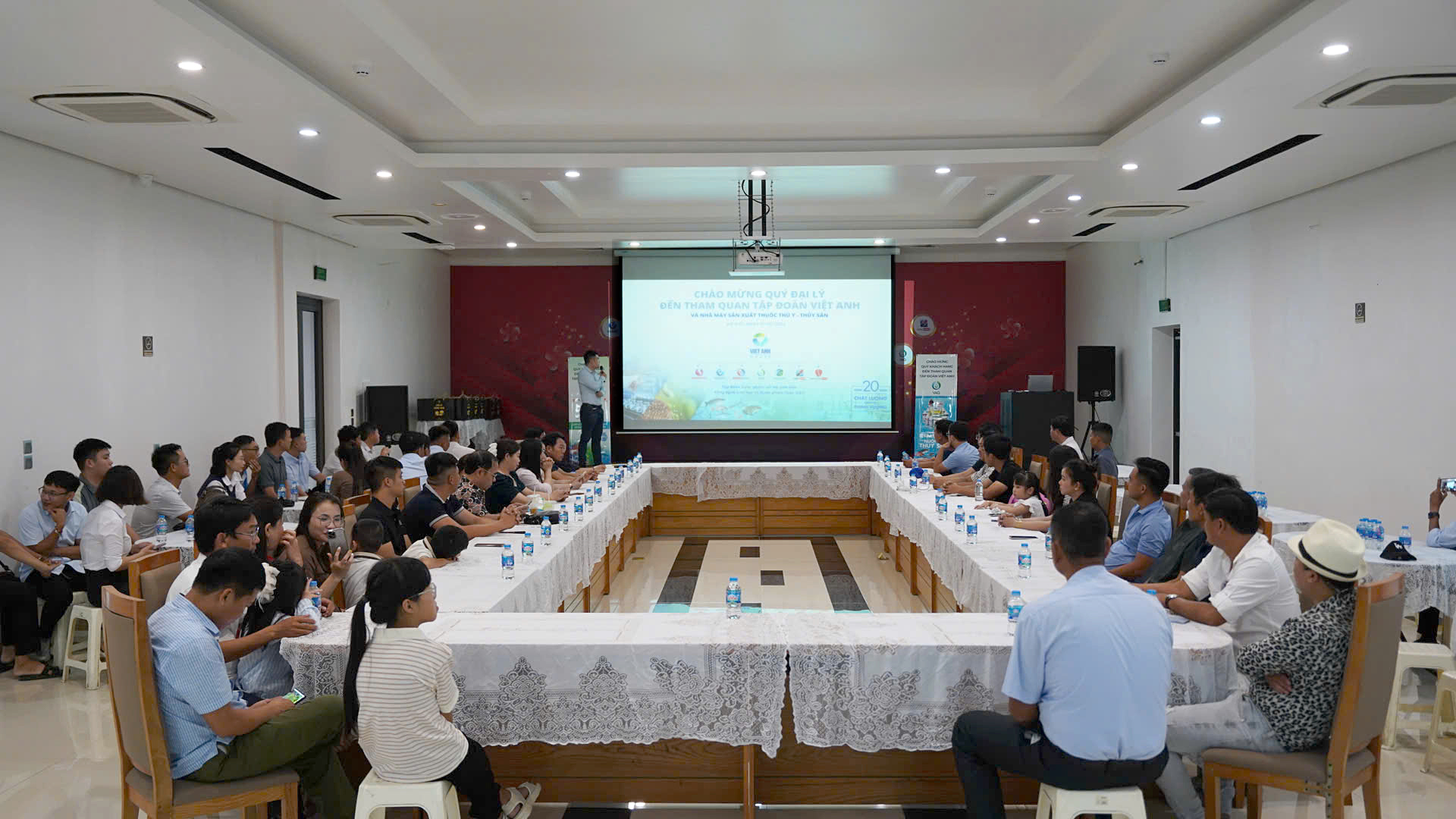 CHÀO MỪNG QUÝ ĐẠI LÝ THAM QUAN VĂN PHÒNG, NHÀ MÁY CỦA VAQ