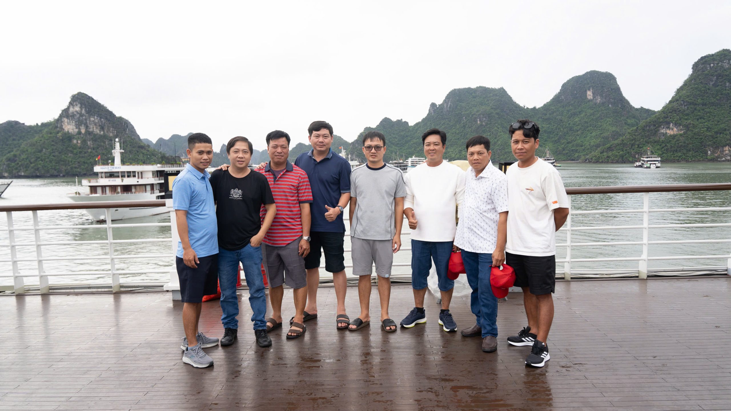 Thuốc thuỷ sản VAQ tri ân các đại lý tổ chức tour du lịch “ Khám phá vịnh Hạ Long”