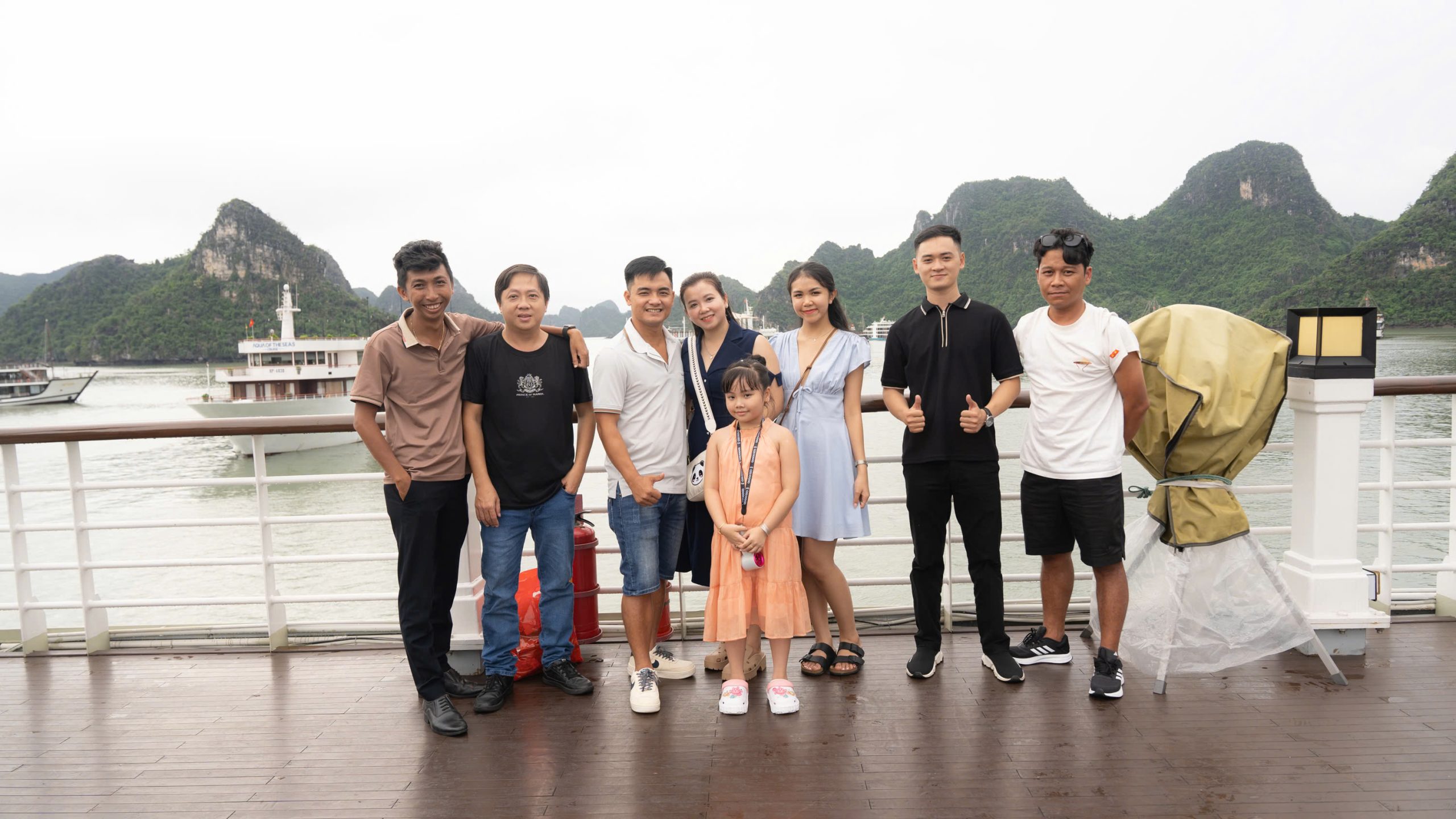 Thuốc thuỷ sản VAQ tri ân các đại lý tổ chức tour du lịch “ Khám phá vịnh Hạ Long”